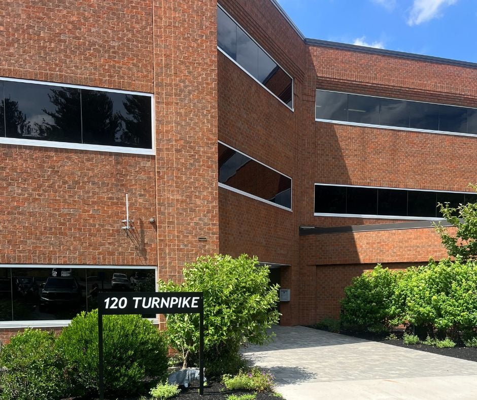 An exterior view of Cedar Hill Behavioral Health, a facility specializing in OCD treatment.